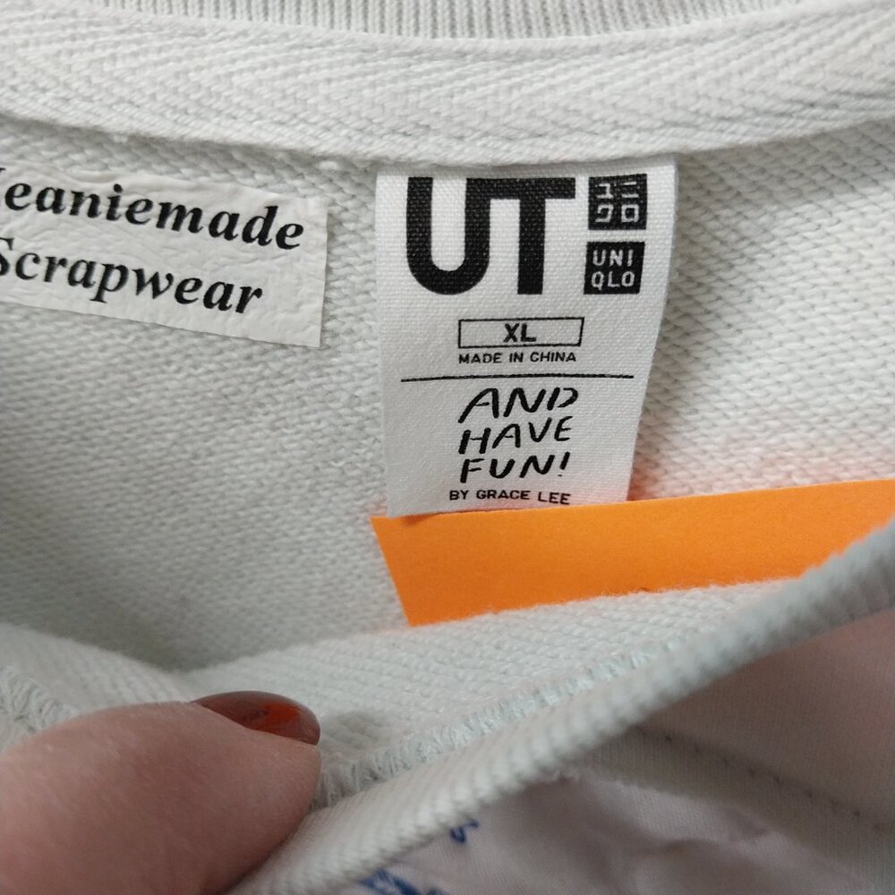 3246 Size XL UT Upcycled Sweat Shirt With Quilted Flower Insert In Baby Blue. - Picture 7 of 8